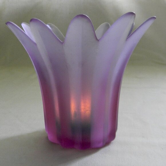 𝅺FROSTED Amethyst Purple 12 Petal Tulip Candle Holder by Partylite EUC - Picture 4 of 4